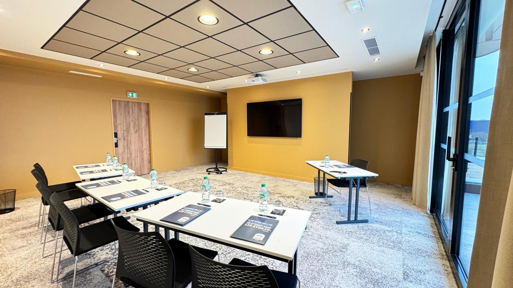 Jaux Kyriad Prestige Compiegne מראה חיצוני תמונה
