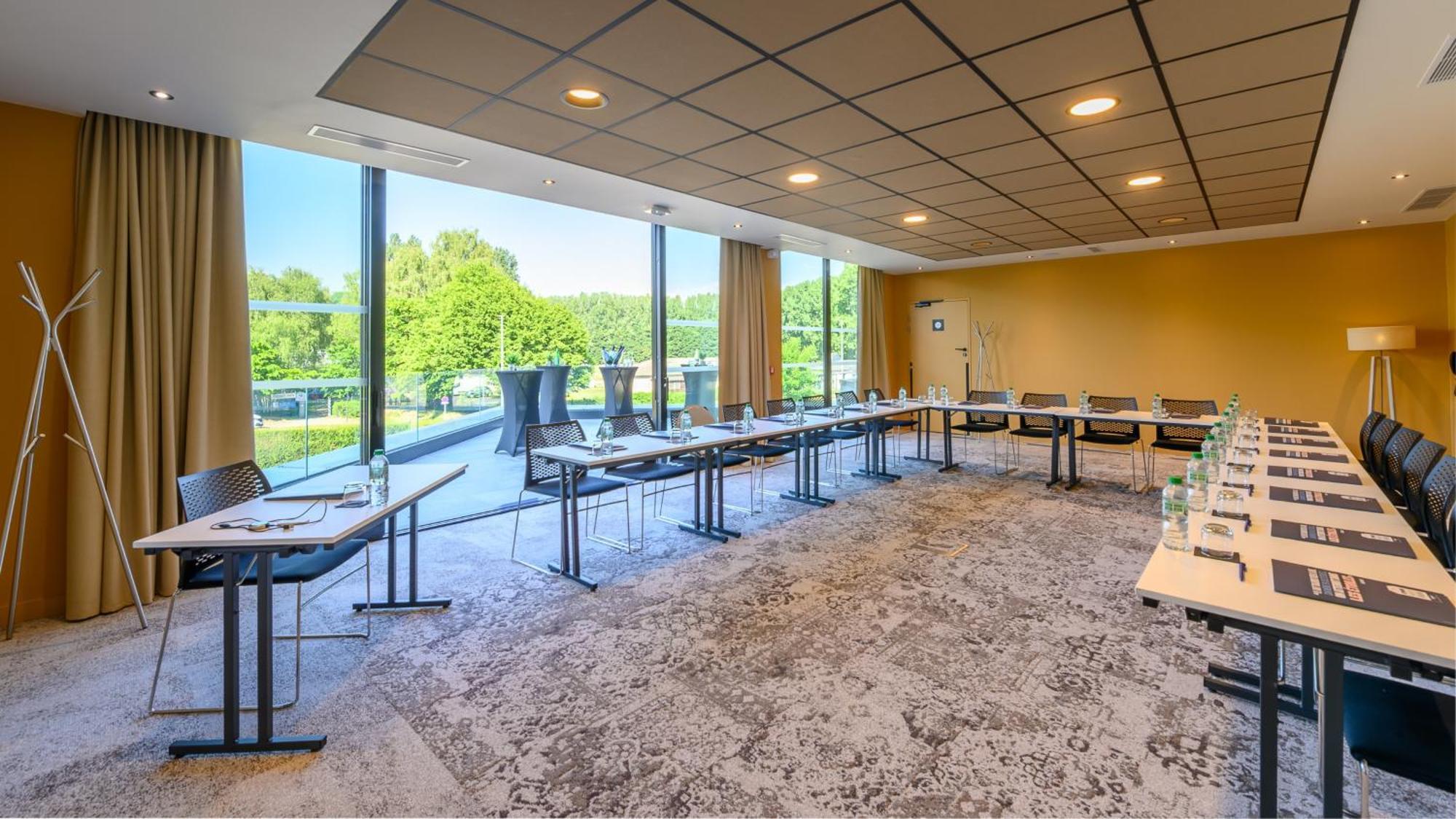 Jaux Kyriad Prestige Compiegne מראה חיצוני תמונה